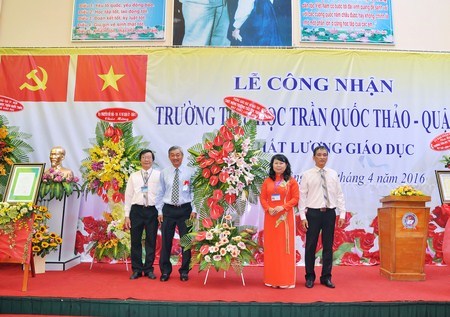  Một số hình ảnh lễ đón nhận giấy chứng nhận kiểm định chất lượng giáo dục năm học 2015 - 2016